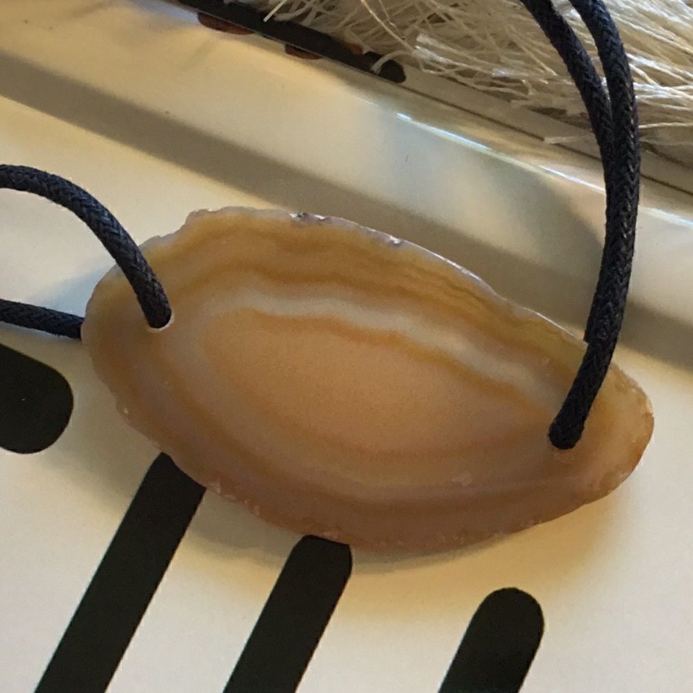 NATURL AGATE CORD BRACELET NWT UNISEX